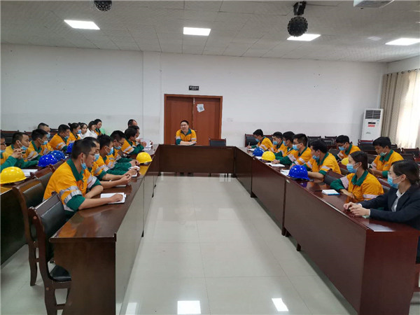 龙里GA黄金甲开展7月份大学生座谈会